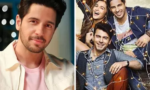 Kapoor & Sons के 10 साल पूरे होने पर सिद्धार्थ मल्होत्रा इमोशनल हुए Kapoor & Sons के 10 साल पूरे होने पर सिद्धार्थ मल्होत्रा इमोशनल हुए