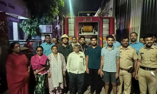 Pune : खुदाई के दौरान सदाशिव पेठ की एक इमारत का हिस्सा ढहने से 10 लोगों को बचाया गया Pune : खुदाई के दौरान सदाशिव पेठ की एक इमारत का हिस्सा ढहने से 10 लोगों को बचाया गया