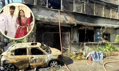 नई-नवेली बहू की जान बाल-बाल बची ; स्वागत समारोह के लिए रखे थे 10 से ज़्यादा Cylinders नई-नवेली बहू की जान बाल-बाल बची ; स्वागत समारोह के लिए रखे थे 10 से ज़्यादा Cylinders