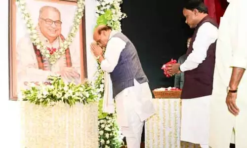 Bhubaneswar सीएम माझी, राजनाथ ने देबेंद्र प्रधान को दी श्रद्धांजलि