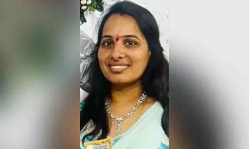 करीमनगर Two Town के SI चंद्रशेखर की पत्नी ने गुनेरा खाकर आत्महत्या कर ली
