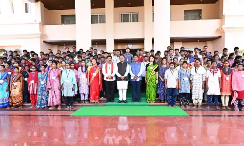 मुख्यधारा की ओर लौटता विश्वास मुख्यधारा की ओर लौटता विश्वास