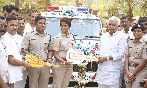 Byadgi पुलिस थाने को ₹24 लाख का अनुदान: दो नए वाहन सौंपे गए