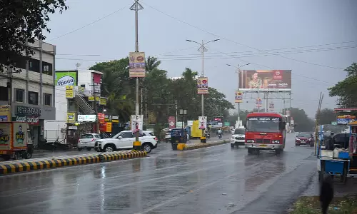 Ranebennur सहित ग्रामीण इलाकों में साल की पहली बारिश, साथ में ओले भी गिरे Ranebennur सहित ग्रामीण इलाकों में साल की पहली बारिश, साथ में ओले भी गिरे