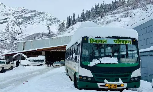 बारिश के कारण हुए भारी भूस्खलन के बाद Chamba-Bharmour सड़क अवरुद्ध बारिश के कारण हुए भारी भूस्खलन के बाद Chamba-Bharmour सड़क अवरुद्ध