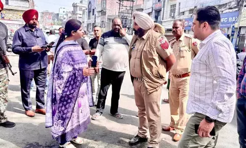 मेयर ने Ludhiana MC कार्यालय का औचक निरीक्षण किया मेयर ने Ludhiana MC कार्यालय का औचक निरीक्षण किया