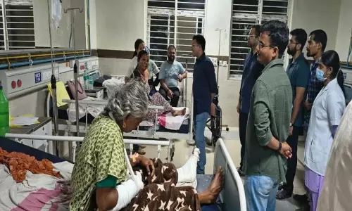 Odisha में दुर्घटना: 10 घायल, बारामती के एक वरिष्ठ नागरिक की मौत Odisha में दुर्घटना: 10 घायल, बारामती के एक वरिष्ठ नागरिक की मौत