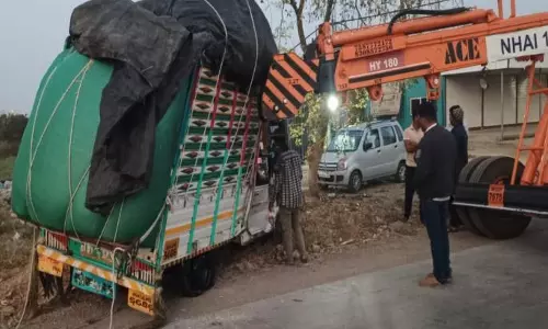 Kalyan-Ahilyanagar हाईवे पर पिकअप की कार से टक्कर; ड्राइवर की मौत Kalyan-Ahilyanagar हाईवे पर पिकअप की कार से टक्कर; ड्राइवर की मौत