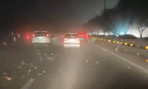 एनसीआर में अचानक बदला मौसम, धूल भरी आंधी और बूंदाबांदी से जनजीवन प्रभावित एनसीआर में अचानक बदला मौसम, धूल भरी आंधी और बूंदाबांदी से जनजीवन प्रभावित