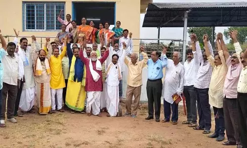 MLA सामेल की टिप्पणियों से पुजारी नाराज़