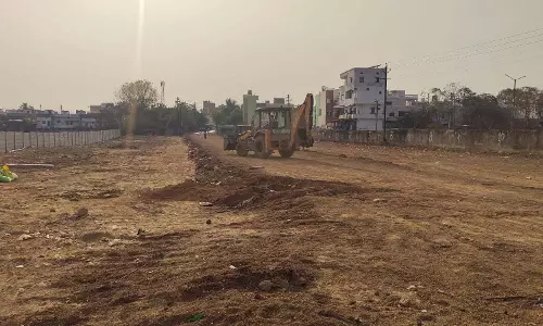 मठपुरैना में अवैध प्लाटिंग पर बड़ी कार्रवाई, बुलडोजर चलाकर हटाए निर्माण मठपुरैना में अवैध प्लाटिंग पर बड़ी कार्रवाई, बुलडोजर चलाकर हटाए निर्माण