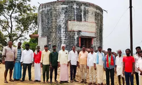 किसानों ने Mudumaal लिफ्ट सिंचाई योजना के माध्यम से खेती के लिए पानी छोड़ने की मांग की किसानों ने Mudumaal लिफ्ट सिंचाई योजना के माध्यम से खेती के लिए पानी छोड़ने की मांग की