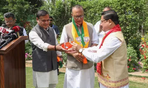 Himanta Sarma का कांग्रेस पर हमला, अच्छे नेताओं को BJP में शामिल करने का लक्ष्य Himanta Sarma का कांग्रेस पर हमला, अच्छे नेताओं को BJP में शामिल करने का लक्ष्य