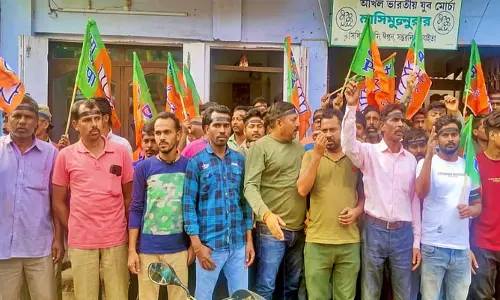 BJP उम्मीदवार बदलने की मांग को लेकर 4 उत्तरी ज़िलों में विरोध प्रदर्शन BJP उम्मीदवार बदलने की मांग को लेकर 4 उत्तरी ज़िलों में विरोध प्रदर्शन