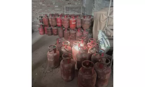 राजपुर खुर्द में अवैध LPG सिलेंडर भंडारण का भंडाफोड़, 223 सिलेंडर ज़ब्त, दो आरोपी गिरफ्तार