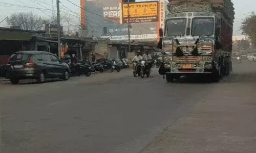 रायपुर में भारी और मध्यम मालवाहक वाहनों के प्रवेश पर समयबद्ध प्रतिबंध लागू रायपुर में भारी और मध्यम मालवाहक वाहनों के प्रवेश पर समयबद्ध प्रतिबंध लागू