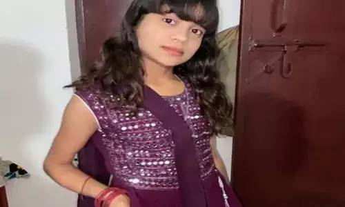 बिजली का पोल गिरा, 14 साल की छात्रा रजिया की दर्दनाक मौत बिजली का पोल गिरा, 14 साल की छात्रा रजिया की दर्दनाक मौत