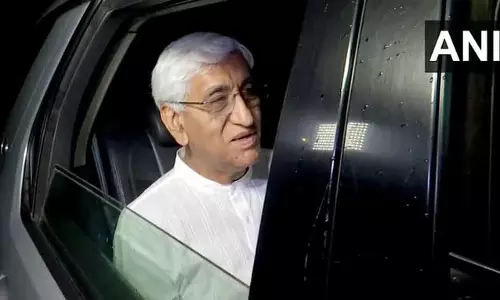 कांग्रेस नेता मल्लिकार्जुन खड़गे के घर सेंट्रल इलेक्शन कमेटी बैठक के लिए पहुंचे कांग्रेस नेता मल्लिकार्जुन खड़गे के घर सेंट्रल इलेक्शन कमेटी बैठक के लिए पहुंचे