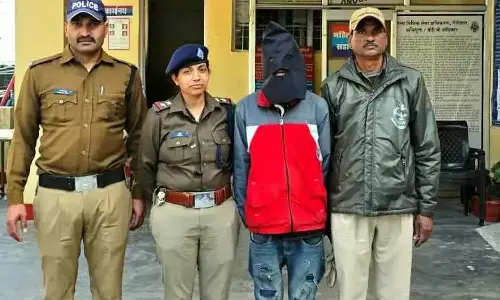 Nainital: युवक नशे में हुआ हिंसक, मां ने कार्रवाई की Nainital: युवक नशे में हुआ हिंसक, मां ने कार्रवाई की
