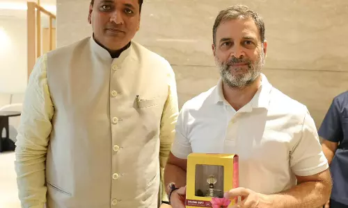 Dharamshala: नवनिर्वाचित सांसद अनुराग शर्मा का राहुल गांधी से मिलन Dharamshala: नवनिर्वाचित सांसद अनुराग शर्मा का राहुल गांधी से मिलन