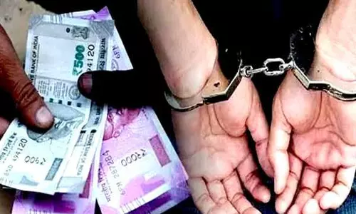 Mumbai: 35 हजार रुपये लेते पकड़ा गया पालघर का चिकित्सक