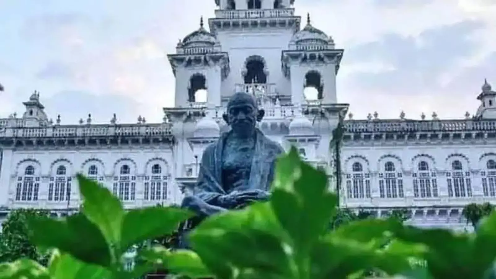 Telangana Legislative Assembly में कांग्रेस की गारंटियाँ चर्चा का मुख्य केंद्र बनीं Telangana Legislative Assembly में कांग्रेस की गारंटियाँ चर्चा का मुख्य केंद्र बनीं