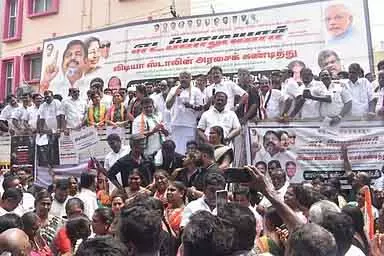 DMK-कांग्रेस गठबंधन एक आईना है: जी.के. वासन की आलोचना DMK-कांग्रेस गठबंधन एक आईना है: जी.के. वासन की आलोचना