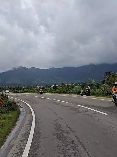 तमिलनाडु के पश्चिमी घाट में दर्रे से होकर गुजरने वाली सुरंग परियोजना से पर्यावरणप्रेमी चिंतित तमिलनाडु के पश्चिमी घाट में दर्रे से होकर गुजरने वाली सुरंग परियोजना से पर्यावरणप्रेमी चिंतित