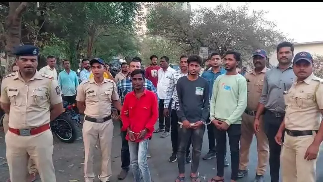 Maharashtra : आधारवाड़ी जेल के बाहर गैंगस्टर की बर्थडे पार्टी में तीन लोग हिरासत में Maharashtra : आधारवाड़ी जेल के बाहर गैंगस्टर की बर्थडे पार्टी में तीन लोग हिरासत में
