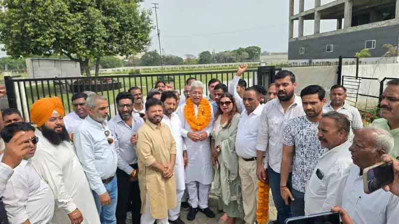 Karnal क्रॉस-वोटिंग आरोप पर कांग्रेस कार्यकर्ताओं ने अनुशासनात्मक कार्रवाई की मांग की Karnal क्रॉस-वोटिंग आरोप पर कांग्रेस कार्यकर्ताओं ने अनुशासनात्मक कार्रवाई की मांग की