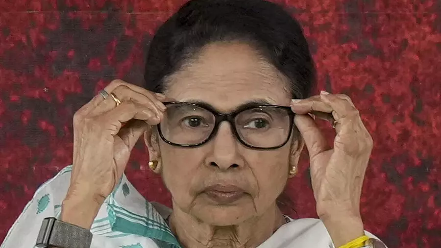कल्याणकारी एजेंडे और ध्रुवीकृत राजनीतिक मुकाबले के बीच TMC की चौथी बार सत्ता में आने पर नज़र कल्याणकारी एजेंडे और ध्रुवीकृत राजनीतिक मुकाबले के बीच TMC की चौथी बार सत्ता में आने पर नज़र