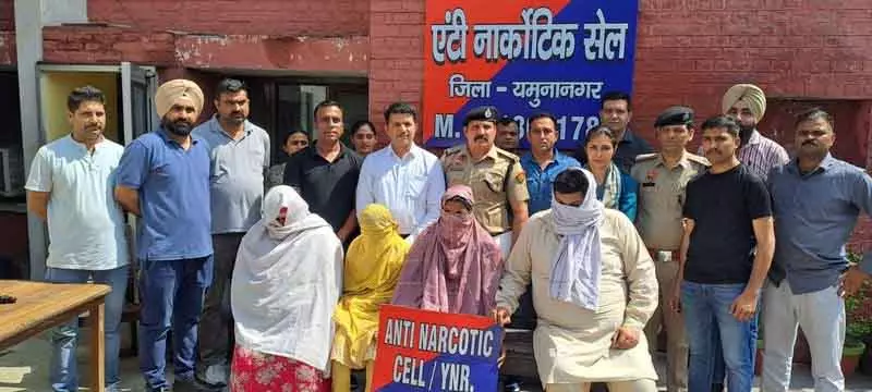 Yamunanagar में 36 लाख रुपये की अफीम बरामद, 4 लोग हिरासत में Yamunanagar में 36 लाख रुपये की अफीम बरामद, 4 लोग हिरासत में