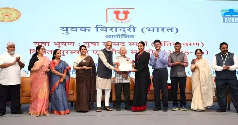 Divya Menon ने राष्ट्रीय युवा संसद जीती, इसे युवा आवाज़ों के लिए एक निर्णायक क्षण बताया Divya Menon ने राष्ट्रीय युवा संसद जीती, इसे युवा आवाज़ों के लिए एक निर्णायक क्षण बताया
