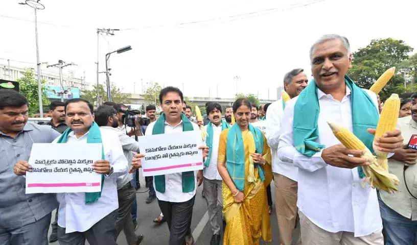 Assembly के प्रवेश द्वार पर मक्का खरीद को लेकर BRS का विरोध प्रदर्शन तनावपूर्ण हुआ Assembly के प्रवेश द्वार पर मक्का खरीद को लेकर BRS का विरोध प्रदर्शन तनावपूर्ण हुआ