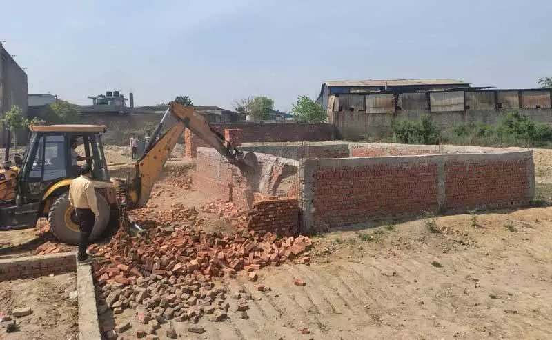 Ludhiana: नगर निगम के सर्वे में लुधियाना में 335 अवैध निर्माणों की पहचान Ludhiana: नगर निगम के सर्वे में लुधियाना में 335 अवैध निर्माणों की पहचान