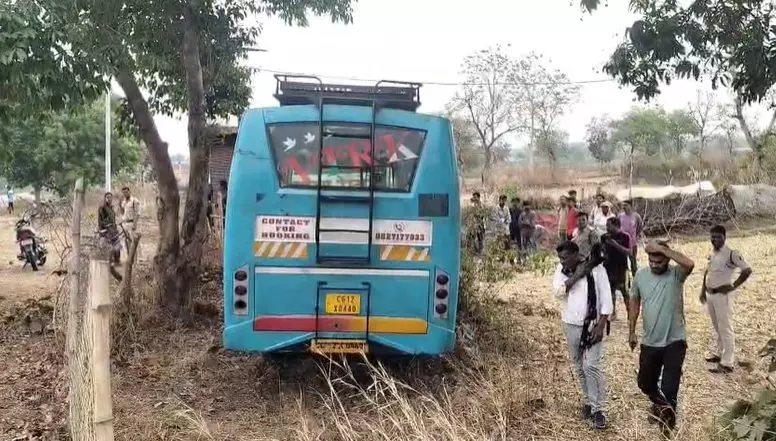 स्कूली छात्र की मौत, बस ने रौंदा स्कूली छात्र की मौत, बस ने रौंदा