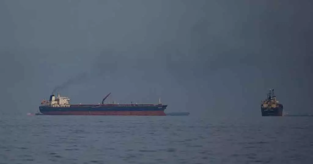 Iran ने होर्मुज़ से पाकिस्तानी तेल टैंकर को गुज़रने की अनुमति दी Iran ने होर्मुज़ से पाकिस्तानी तेल टैंकर को गुज़रने की अनुमति दी