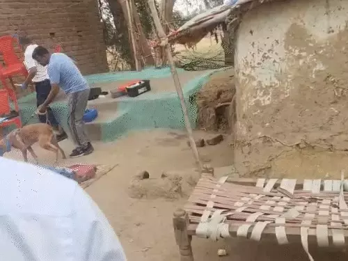 भिखारी ने किया सुसाइड, तांत्रिक क्रिया के चक्कर में खुद का गला रेता भिखारी ने किया सुसाइड, तांत्रिक क्रिया के चक्कर में खुद का गला रेता