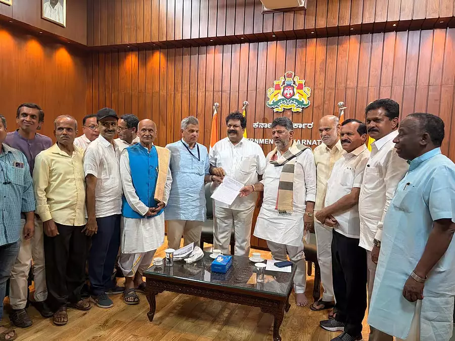 प्रतिनिधिमंडल ने DCM से अपील की, नदी जोड़ो परियोजना को रद्द करने की मांग की प्रतिनिधिमंडल ने DCM से अपील की, नदी जोड़ो परियोजना को रद्द करने की मांग की