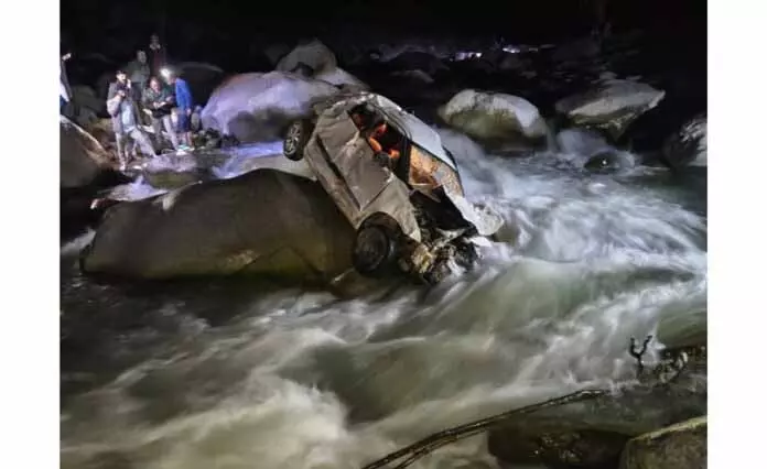 BHADERWAH: कार दुर्घटना में एक की मौत, दूसरा घायल BHADERWAH: कार दुर्घटना में एक की मौत, दूसरा घायल