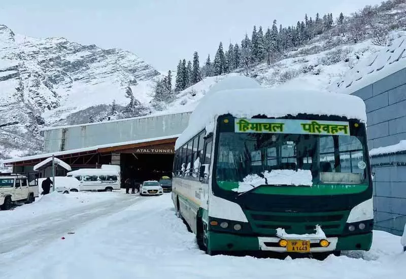बारिश के कारण हुए भारी भूस्खलन के बाद Chamba-Bharmour सड़क अवरुद्ध बारिश के कारण हुए भारी भूस्खलन के बाद Chamba-Bharmour सड़क अवरुद्ध