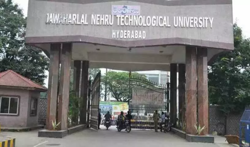 JNTU हैदराबाद के छात्रों ने कैंपस में गांजा और शराब के इस्तेमाल पर चिंता जताई JNTU हैदराबाद के छात्रों ने कैंपस में गांजा और शराब के इस्तेमाल पर चिंता जताई