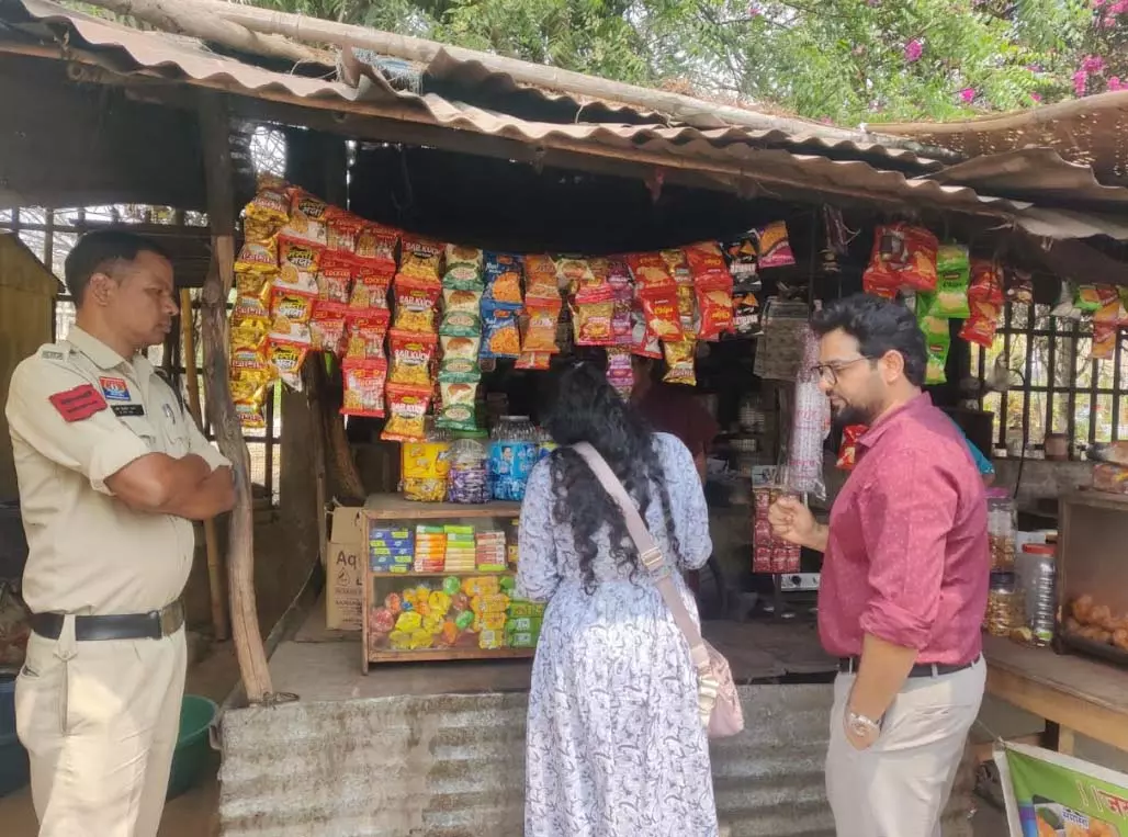तंबाकू नियंत्रण अभियान: 15 पान ठेलों पर 2450 रुपए की चालानी कार्रवाई तंबाकू नियंत्रण अभियान: 15 पान ठेलों पर 2450 रुपए की चालानी कार्रवाई