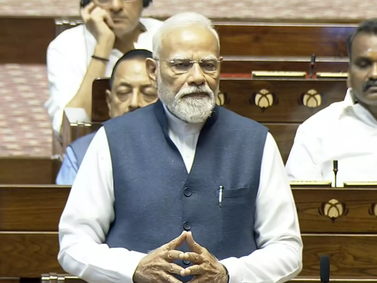 राजनीति में कोई पूर्ण विराम नहीं: PM मोदी ने रिटायर हो रहे राज्यसभा सांसदों को दी विदाई राजनीति में कोई पूर्ण विराम नहीं: PM मोदी ने रिटायर हो रहे राज्यसभा सांसदों को दी विदाई