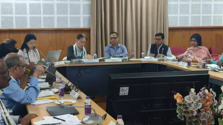 “ADB का त्रिपुरा दौरा: शहरी और पर्यटन विकास का निरीक्षण” “ADB का त्रिपुरा दौरा: शहरी और पर्यटन विकास का निरीक्षण”