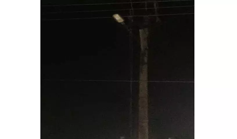 Tungaturthi में स्ट्रीट लाइट काम नहीं कर रही Tungaturthi में स्ट्रीट लाइट काम नहीं कर रही