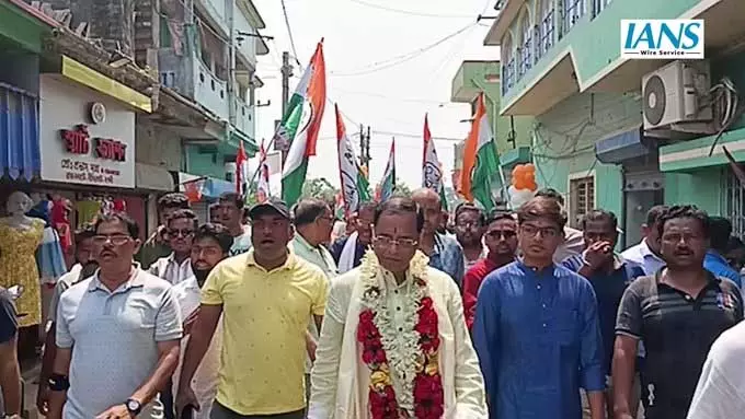 टीएमसी प्रत्याशी स्नेहशिश चक्रवर्ती ने पार्टी कार्यकर्ताओं के साथ चुनावी अभियान का आगाज किया टीएमसी प्रत्याशी स्नेहशिश चक्रवर्ती ने पार्टी कार्यकर्ताओं के साथ चुनावी अभियान का आगाज किया