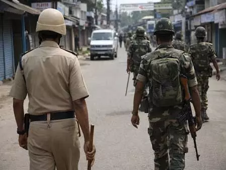 हिंसा की आशंकाओं के बीच मेघालय ने पश्चिम गारो हिल्स में कर्फ्यू बढ़ाया हिंसा की आशंकाओं के बीच मेघालय ने पश्चिम गारो हिल्स में कर्फ्यू बढ़ाया