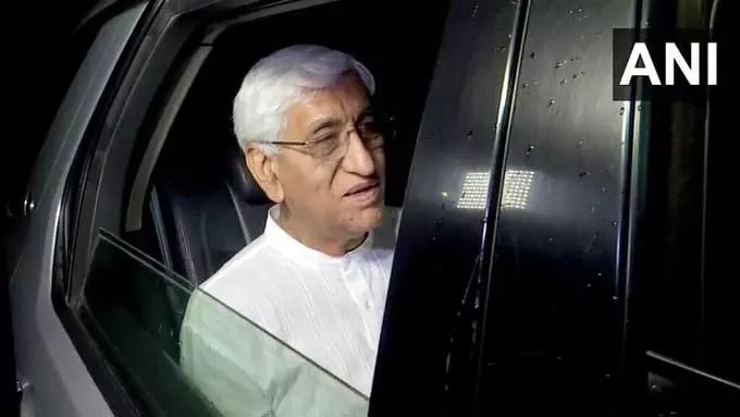 कांग्रेस नेता मल्लिकार्जुन खड़गे के घर सेंट्रल इलेक्शन कमेटी बैठक के लिए पहुंचे कांग्रेस नेता मल्लिकार्जुन खड़गे के घर सेंट्रल इलेक्शन कमेटी बैठक के लिए पहुंचे