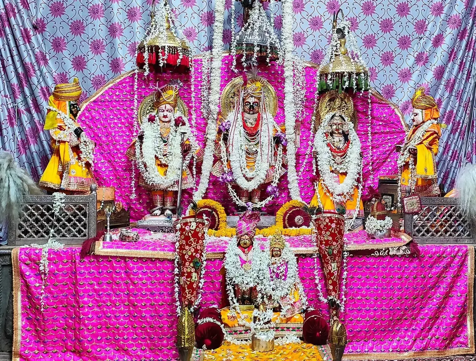 Jaipur: नव वर्ष पर ठाकुर जी करेंगे पंचांग श्रवण Jaipur: नव वर्ष पर ठाकुर जी करेंगे पंचांग श्रवण